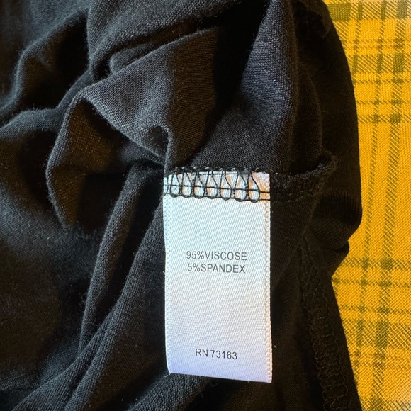 XL women’s black long sleeve basic shirt. Pre-owned great layering piece - Picture 6 of 8